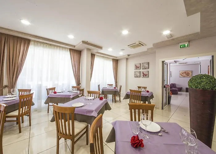 Giove Dipendenza Fiamma Чезенатико