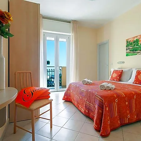 Giove Dipendenza Fiamma 3*
